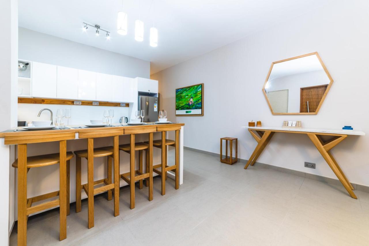One Bay Residence Unit 15 - Penthouse With Private Roof Top, Jacuzzi And Sea View Гранд-Бэй Экстерьер фото
